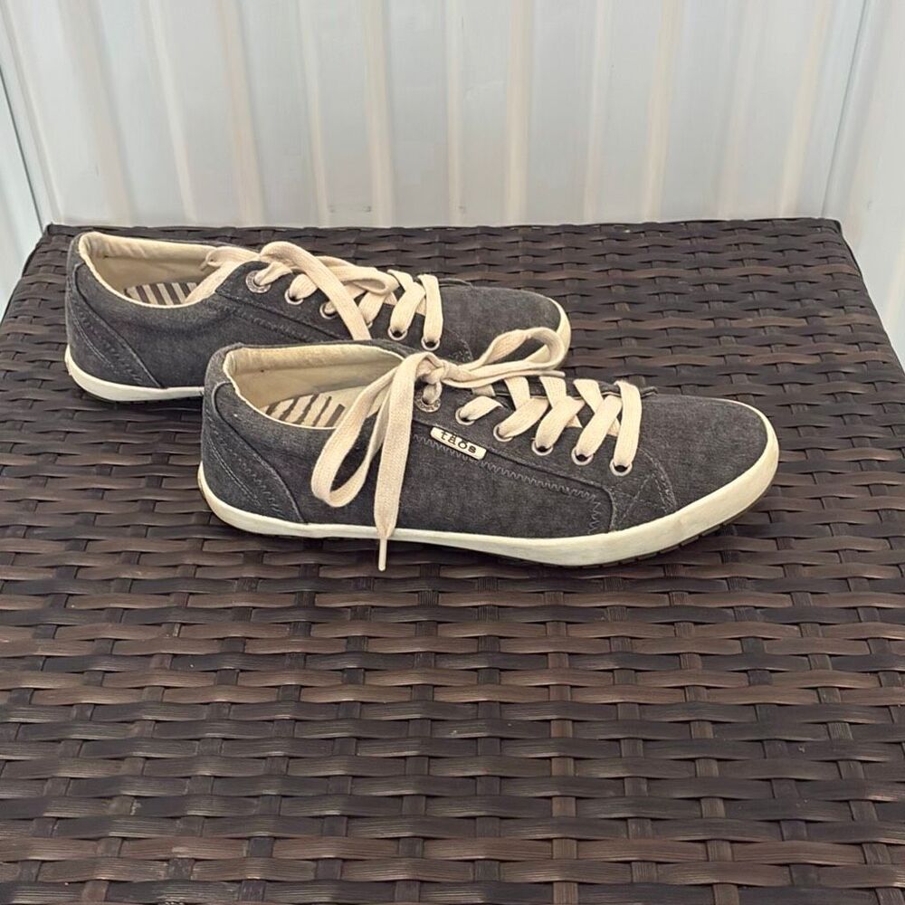 Taos star sneakers women’s size 8.5
